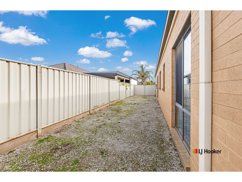 10 Falconhurst Road, Russell Island QLD 4184