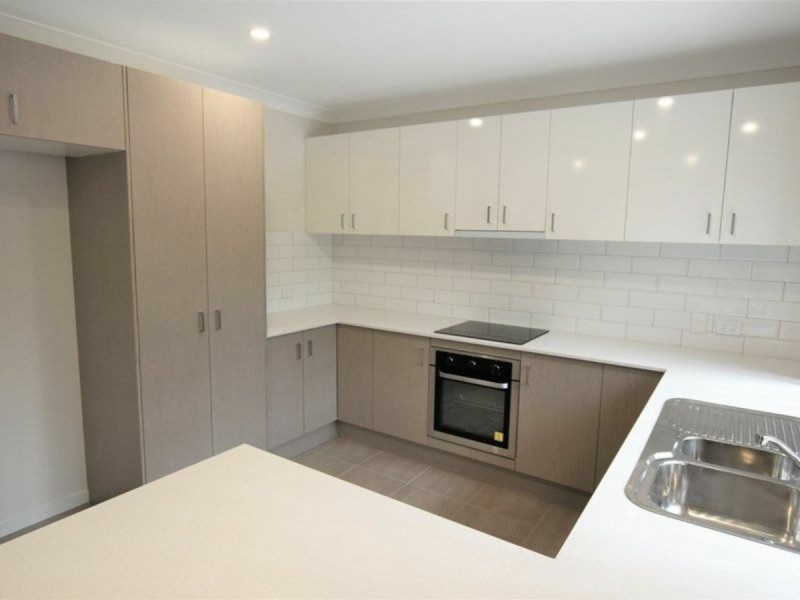 6 Dickenson Drive, Russell Island QLD 4184