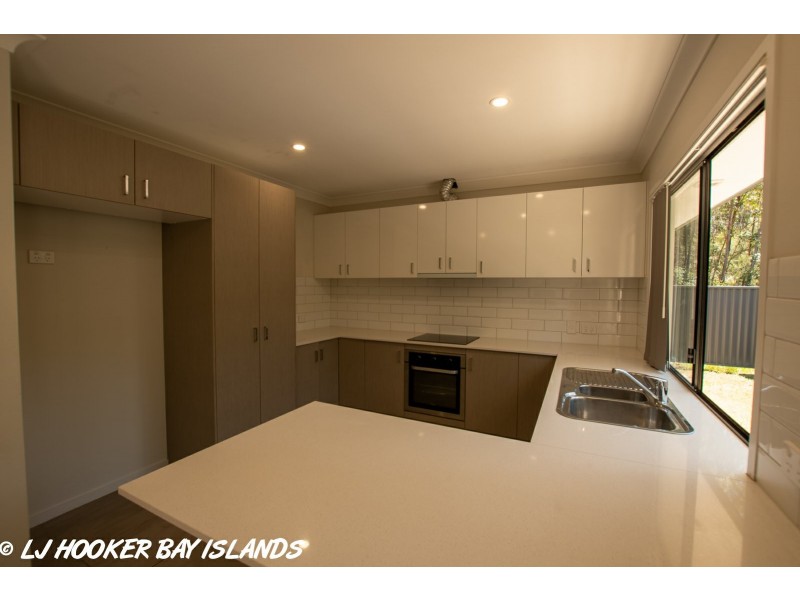 6 Dickenson Drive, Russell Island QLD 4184