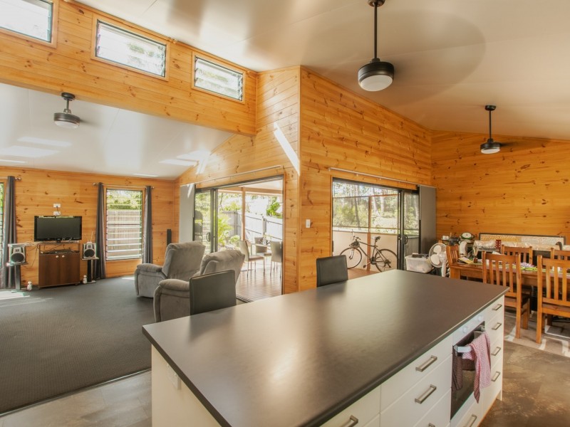 36 Taylor Street, Russell Island QLD 4184