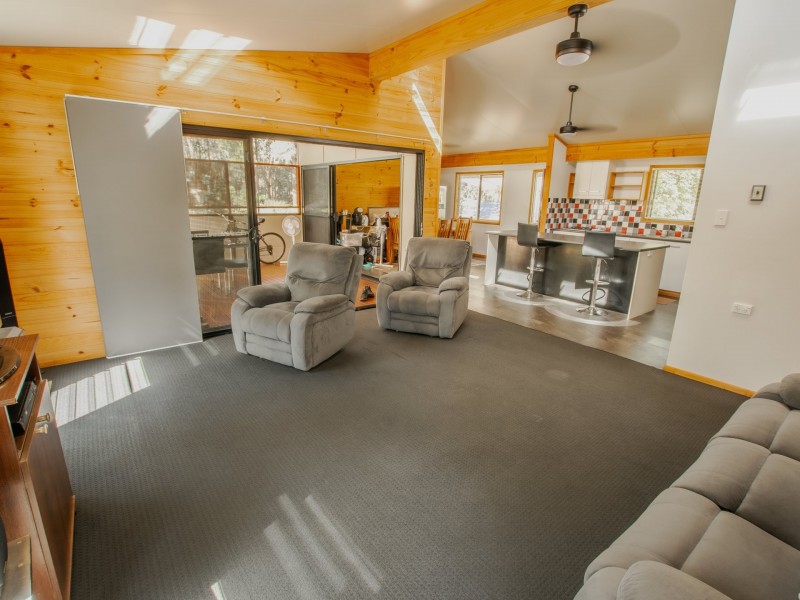 36 Taylor Street, Russell Island QLD 4184