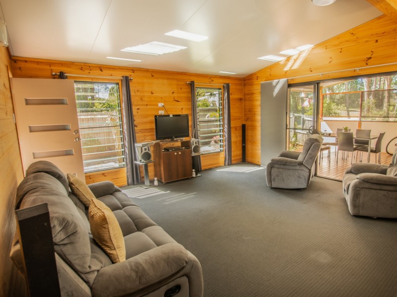 36 Taylor Street, Russell Island QLD 4184