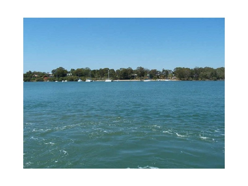 6 Mango Cr, Macleay Island QLD 4184