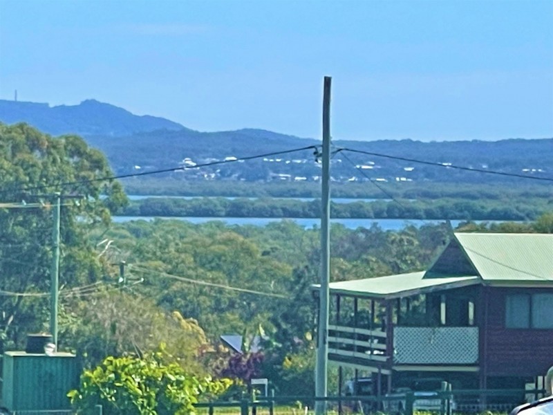 8 Dahlia St, Russell Island QLD 4184