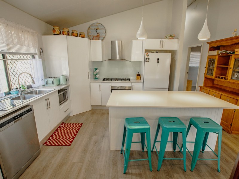 46 Laurel St, Russell Island QLD 4184