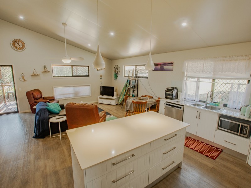 46 Laurel St, Russell Island QLD 4184