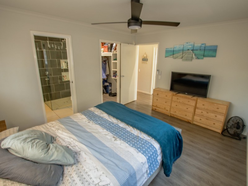 46 Laurel St, Russell Island QLD 4184