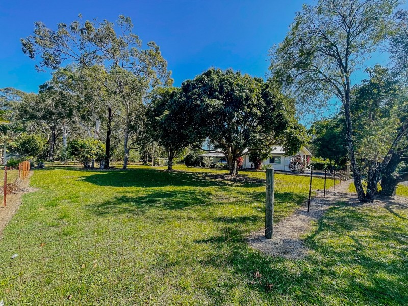 13 Wilma Cres, Russell Island QLD 4184