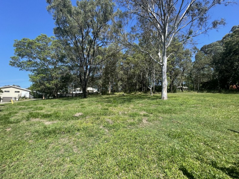 13 Castle Dve, Russell Island QLD 4184