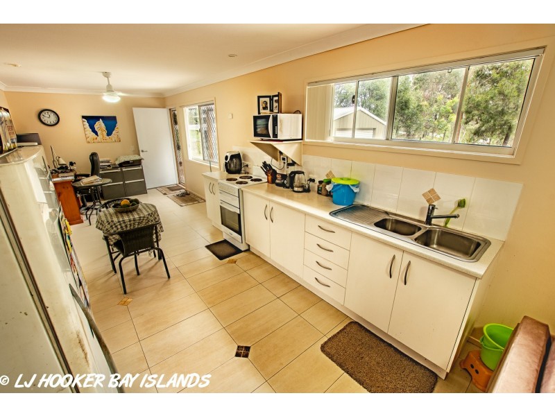 16 Azalea Street, Russell Island QLD 4184