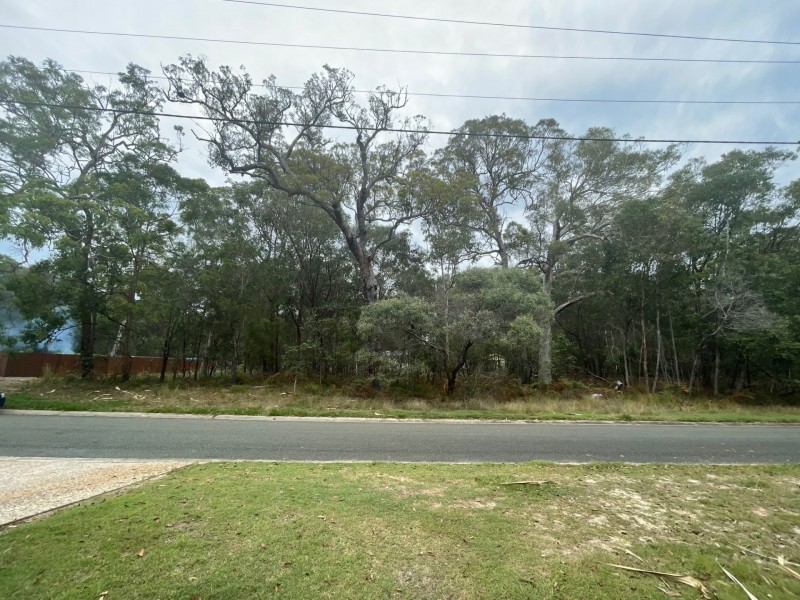 18 Shore St, Russell Island QLD 4184