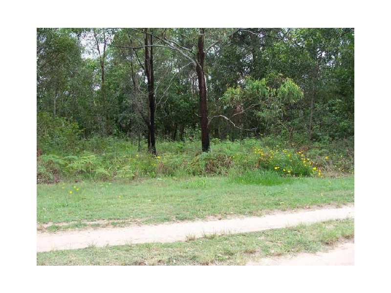 24 Lemontree Dve, Macleay Island QLD 4184