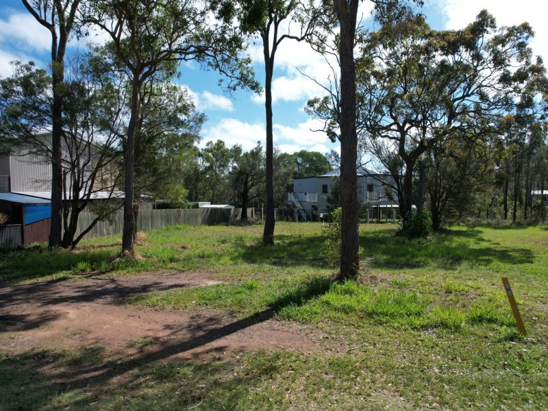 8 Bay Dve, Russell Island QLD 4184