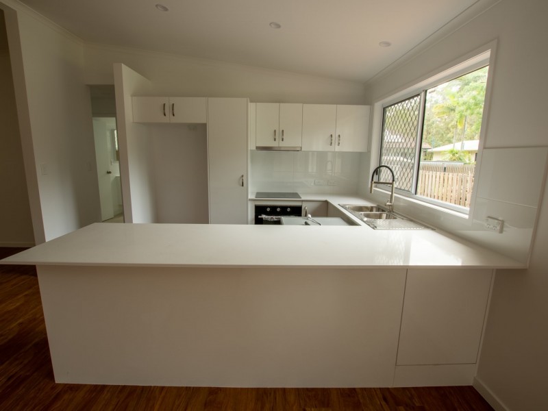 16 Pookanah St, Russell Island QLD 4184