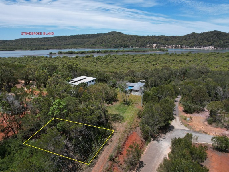 83 Shore St, Russell Island QLD 4184