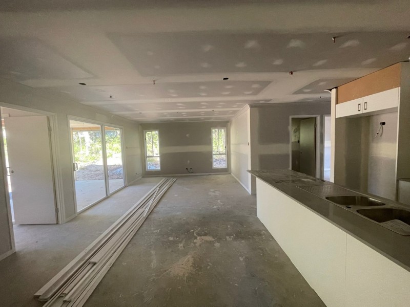 33 Rossi Avenue, Russell Island QLD 4184