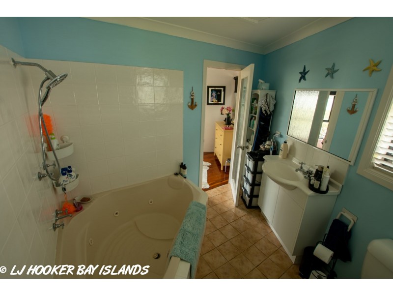 5 Player Crt, Russell Island QLD 4184