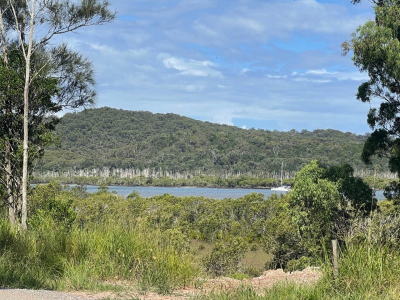 6 Paradise Ave, Russell Island QLD 4184