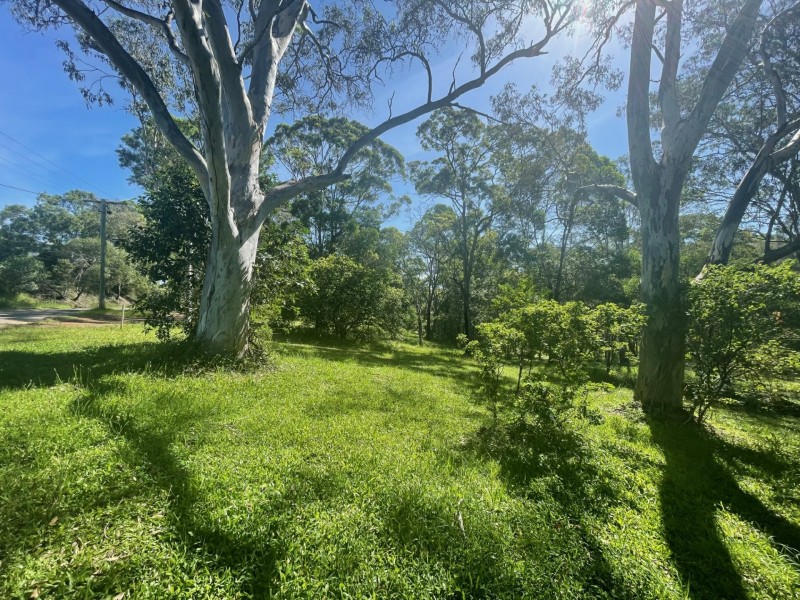 6 Paradise Ave, Russell Island QLD 4184