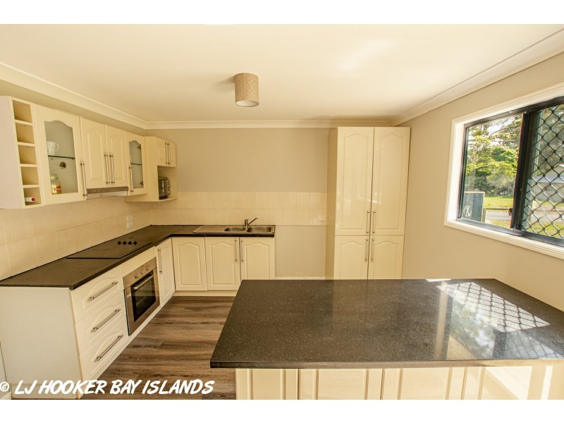 33 Sundown Road, Russell Island QLD 4184