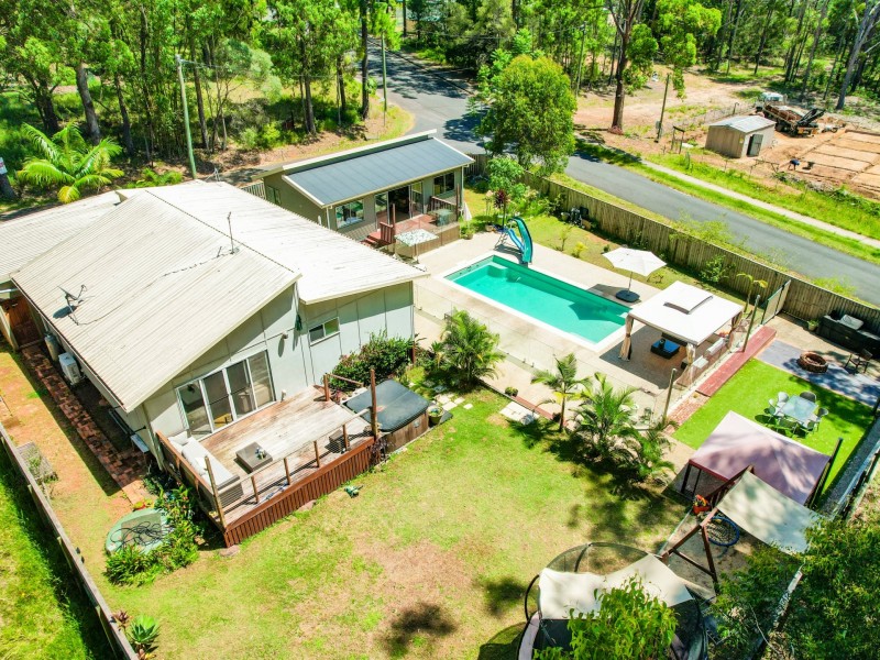 2-4 Illagona St, Russell Island QLD 4184