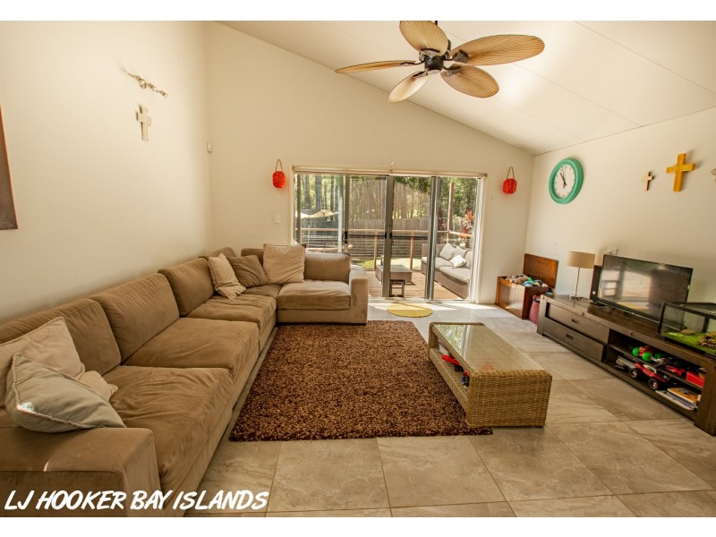 2-4 Illagona St, Russell Island QLD 4184