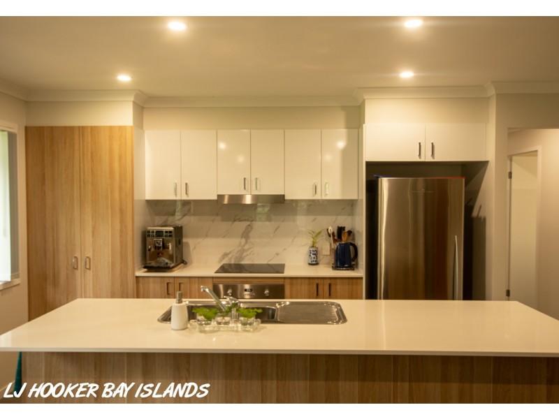 42 HIGHLAND, Russell Island QLD 4184