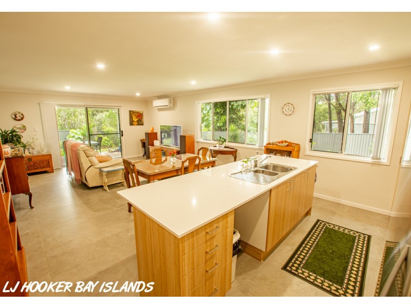 42 HIGHLAND, Russell Island QLD 4184