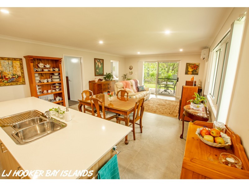 42 HIGHLAND, Russell Island QLD 4184