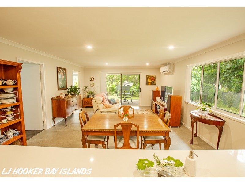 42 HIGHLAND, Russell Island QLD 4184
