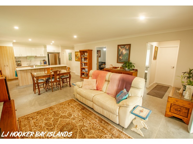 42 HIGHLAND, Russell Island QLD 4184