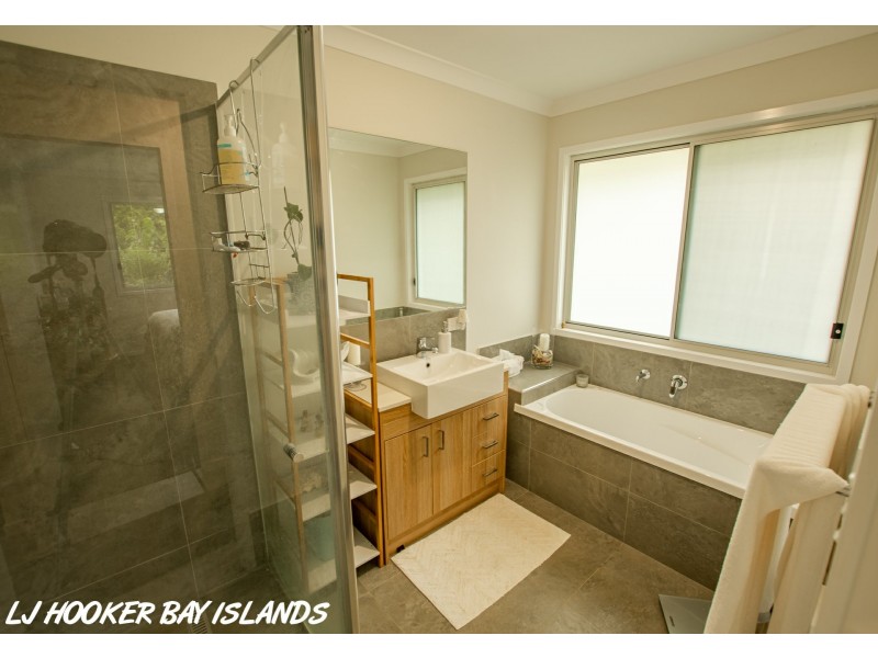42 HIGHLAND, Russell Island QLD 4184
