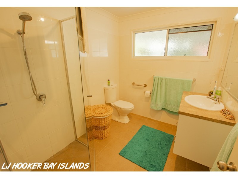 8 Aquarius Road, Russell Island QLD 4184