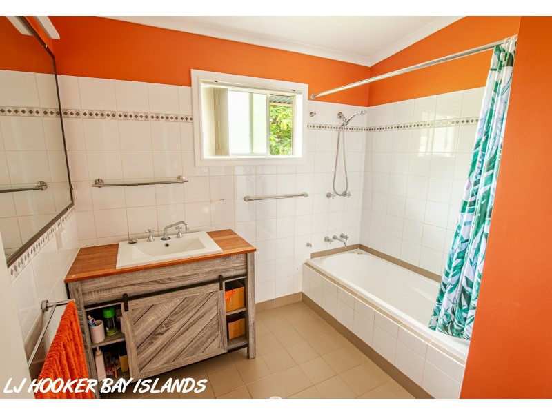 9 Douglas, Russell Island QLD 4184