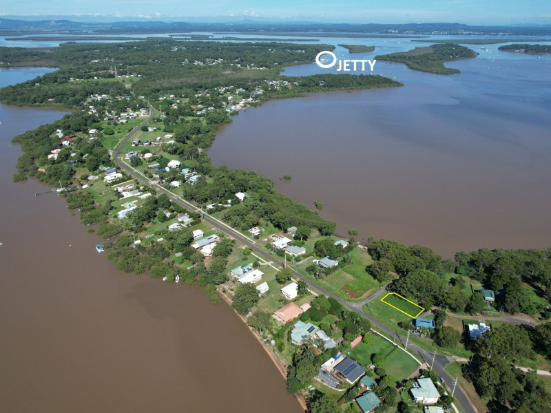 4 Thompson Esplanade, Russell Island QLD 4184