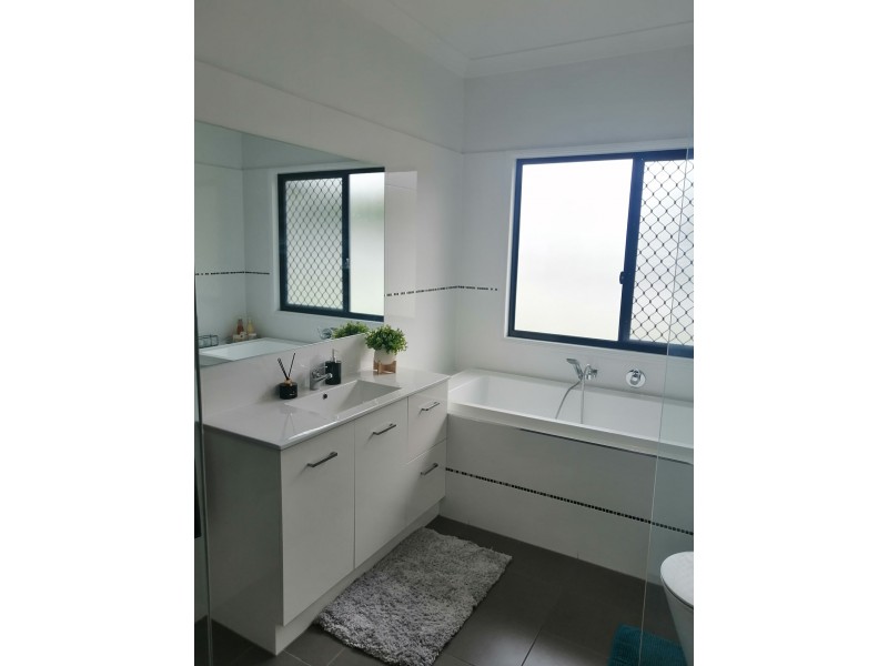 3 Medika Street, Russell Island QLD 4184