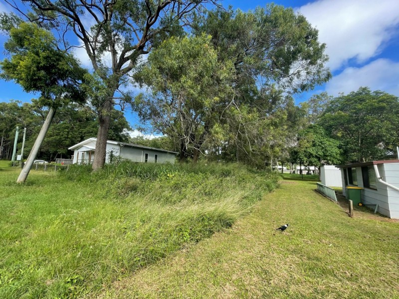 80 South End Rd, Russell Island QLD 4184