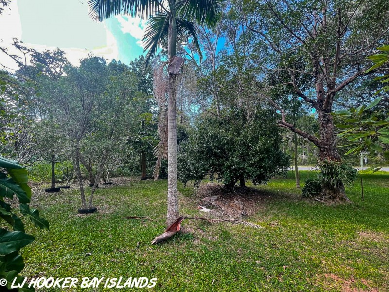 11 Peronne Ave, Russell Island QLD 4184