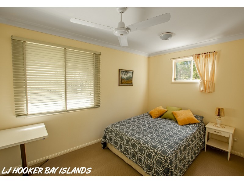11 Peronne Ave, Russell Island QLD 4184