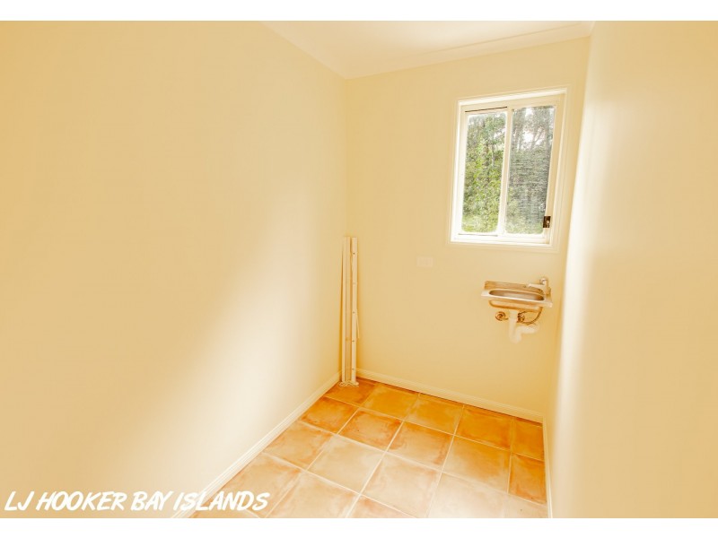 11 Peronne Ave, Russell Island QLD 4184