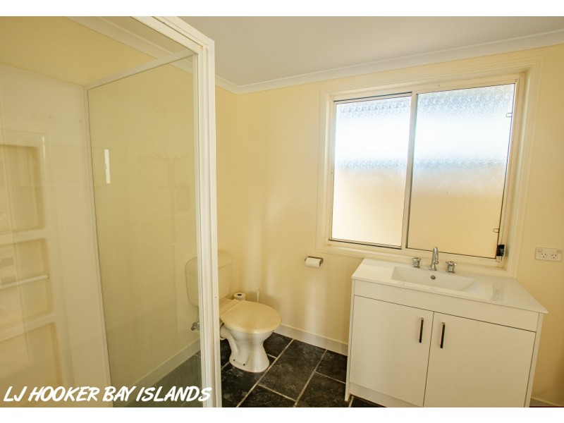 11 Peronne Ave, Russell Island QLD 4184