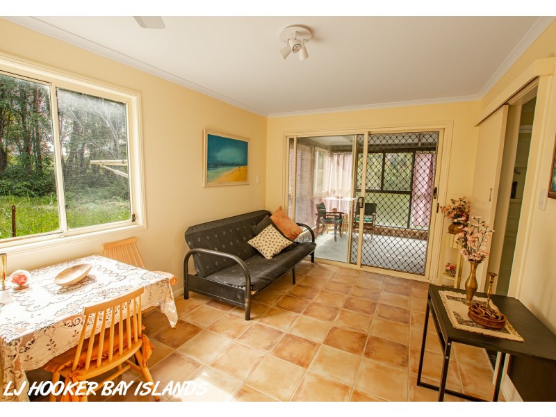 11 Peronne Ave, Russell Island QLD 4184