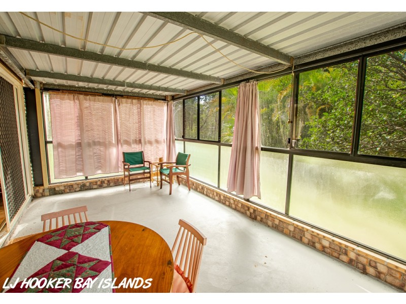 11 Peronne Ave, Russell Island QLD 4184