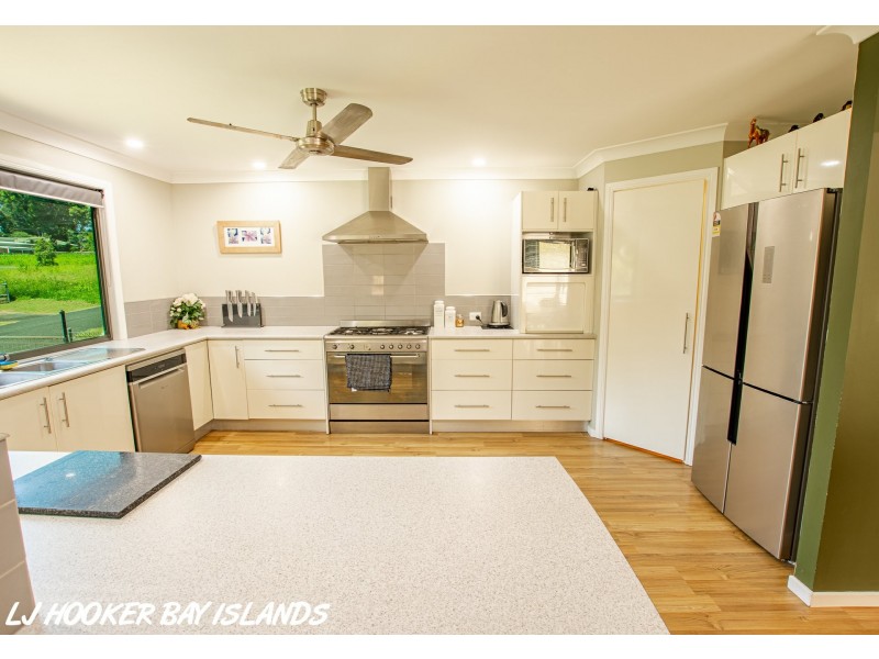 48 Kings Rd, Russell Island QLD 4184