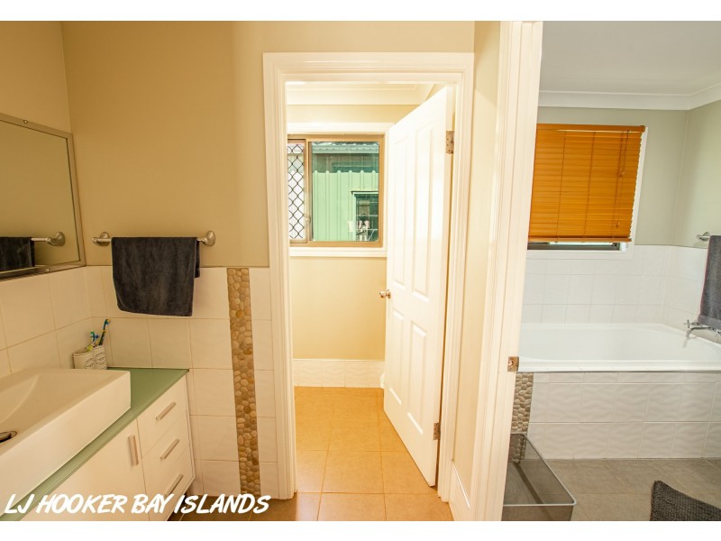 48 Kings Rd, Russell Island QLD 4184