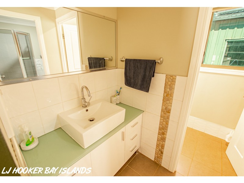 48 Kings Rd, Russell Island QLD 4184