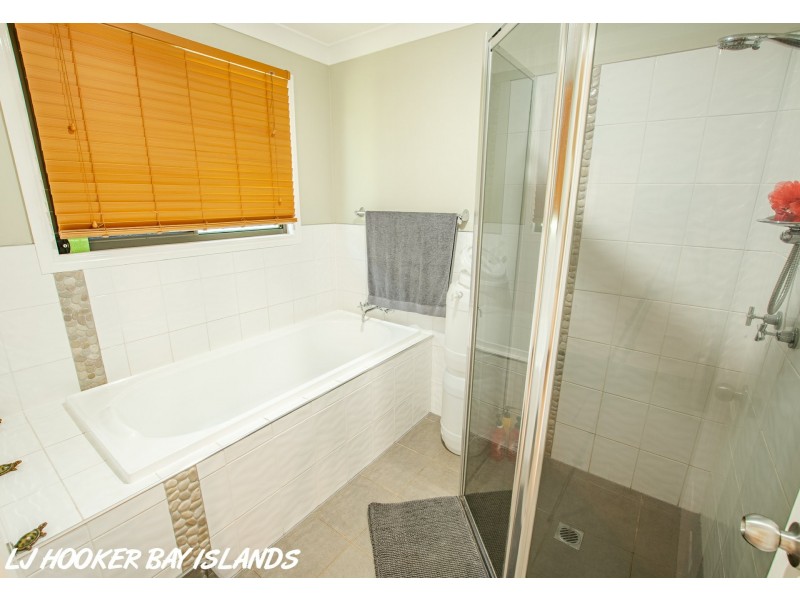 48 Kings Rd, Russell Island QLD 4184