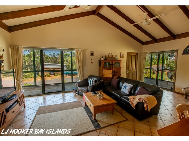 5 Crescent Drive, Russell Island QLD 4184