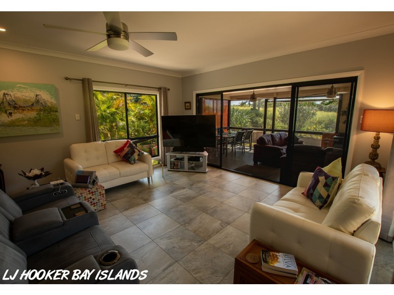 9 Carnation Court, Russell Island QLD 4184