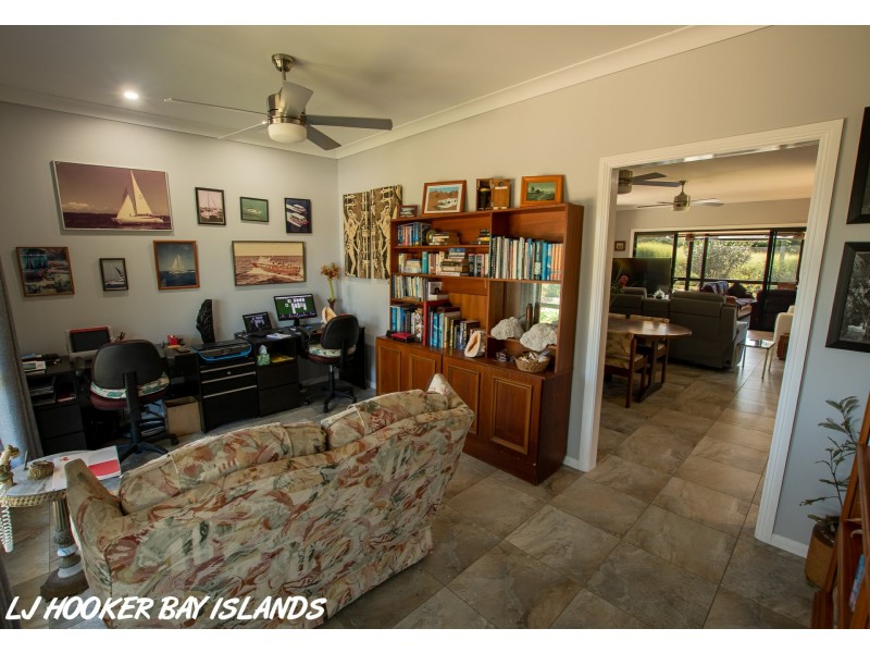 9 Carnation Court, Russell Island QLD 4184